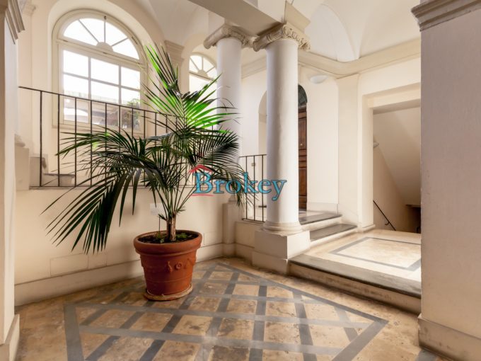 Appartamento con ampio giardino in prestigioso contesto storico nel centro di Ancona