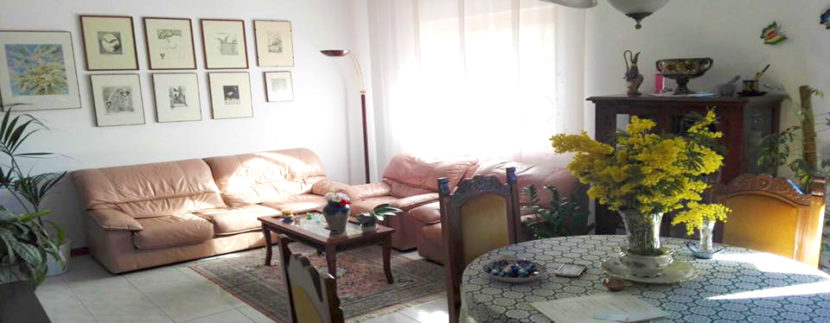 Villetta vista mare con giardino e garage in zona signorile di Falconara, Palombina vecchia
