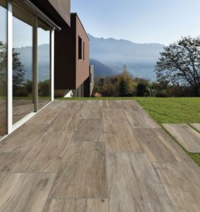 pavimento per esterno in legno