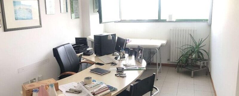 Ampio ultimo piano con ascensore e posto auto ad Ancona Torrette, vicino ospedale