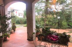 Villa con taverna e ampio giardino, contesto residenziale Ancona Gallignano, ricavabili 2 unità